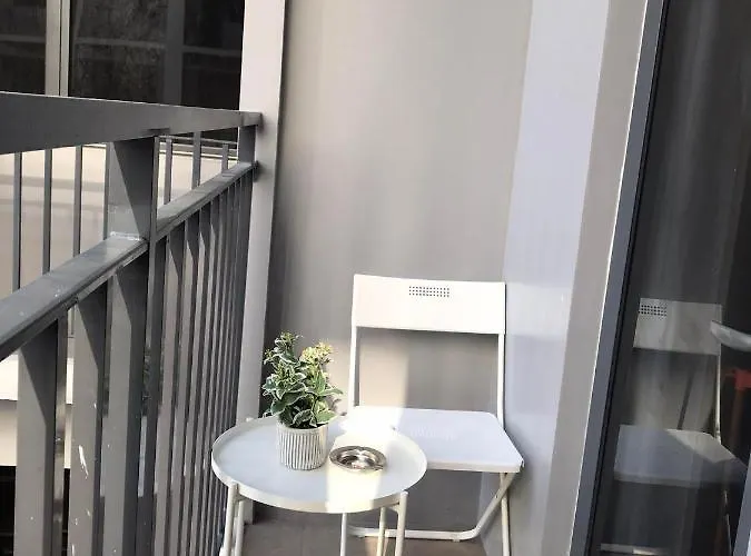 1-bedroom With A Den Pool View In Shore 2 Residences Mall Of Philippines * Manila