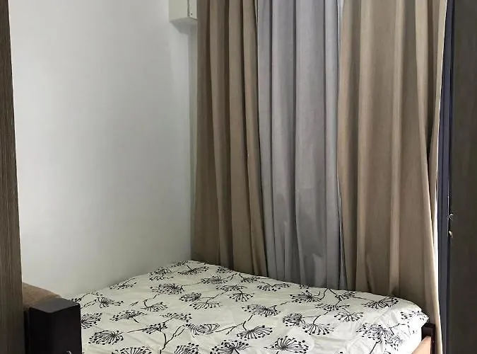1-bedroom With A Den Pool View In Shore 2 Residences Mall Of Philippines Aparthotel Manila